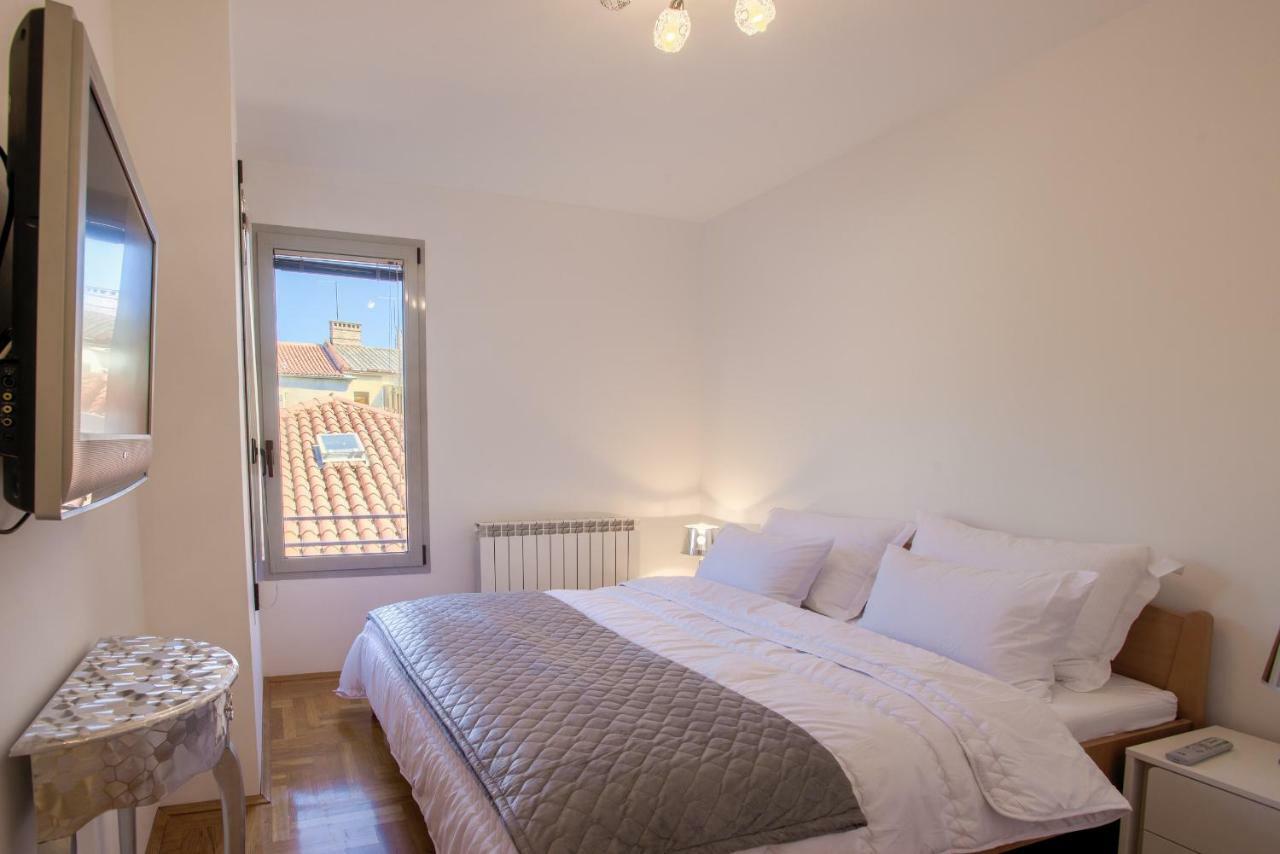 Apartment San Rocco Center Pula Buitenkant foto