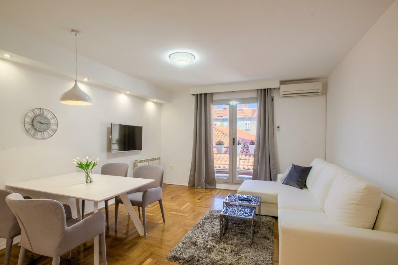 Apartment San Rocco Center Pula Buitenkant foto