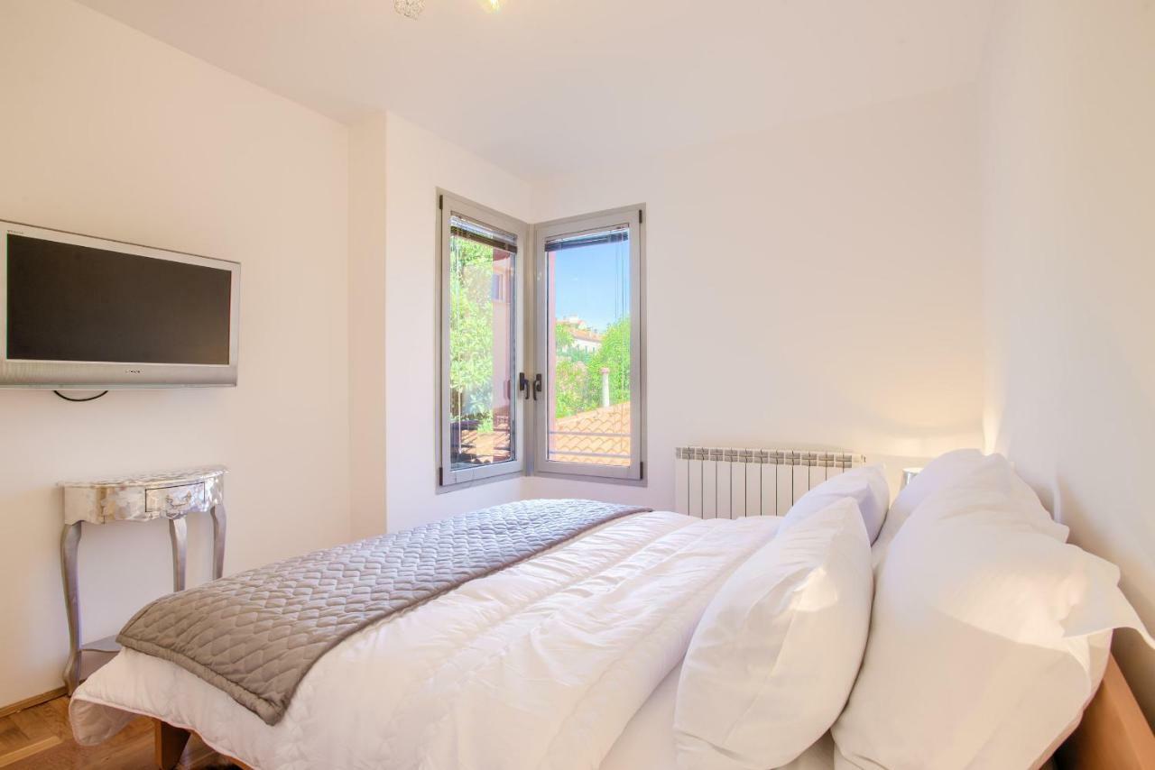 Apartment San Rocco Center Pula Buitenkant foto