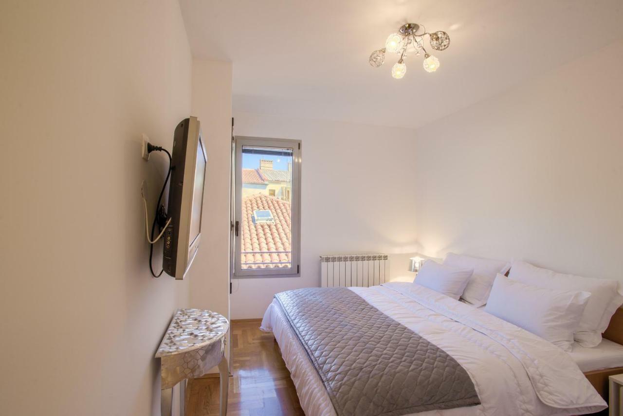 Apartment San Rocco Center Pula Buitenkant foto